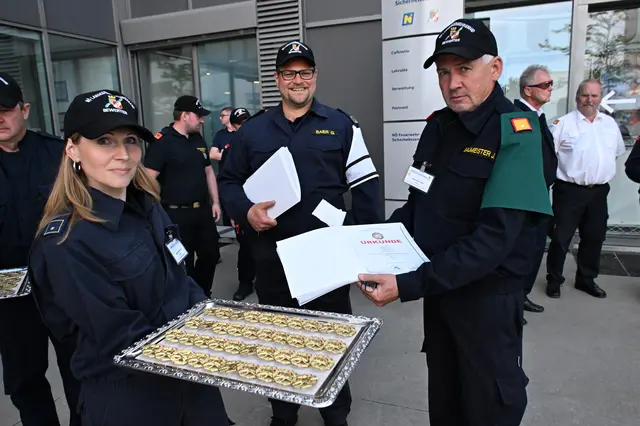 Insgesamt 153 Feuerwehrmitglieder aus ganz Niederösterreich stellten sich dem anspruchsvollen Bewerb in Tulln. | Foto: Stefan Obritzhauser