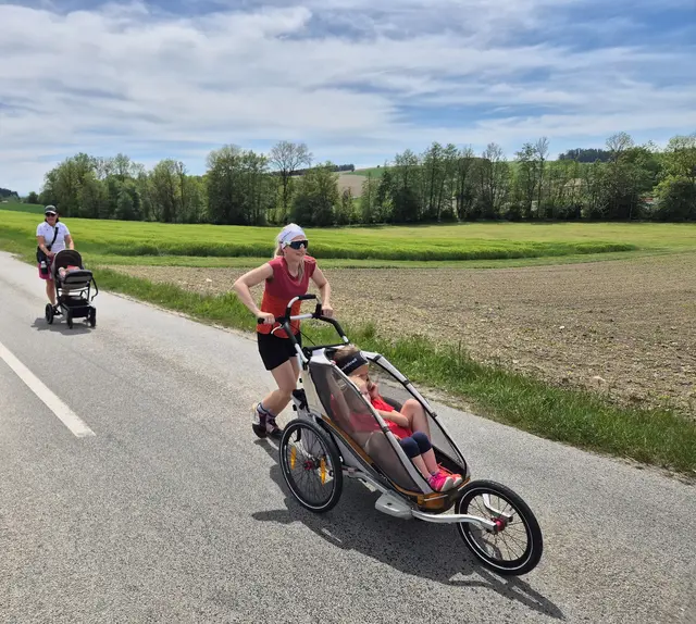 Auch mit dem Kinderwagen waren einige Rainbacher unterwegs. | Foto: Union Rainbach