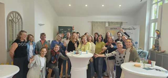 25 Teilnehmerinnen genossen das Event im Sphinx House of Healing