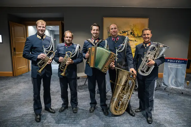 Eine Gruppe der Polizeimusik Oberösterreich sorgte beim Event für musikalischen Hörgenuss. | Foto: Land OÖ/Max Mayrhofer