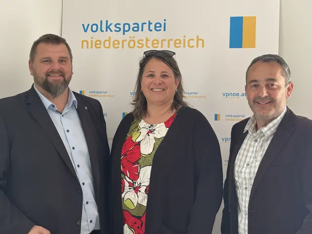 NÖAAB-Bezirksobmann Michael Litschauer, Leiterin der ASO Waidhofen Karina Witzer und Fachgruppenobmann Klaus Kolar | Foto: Daniel Schmidt