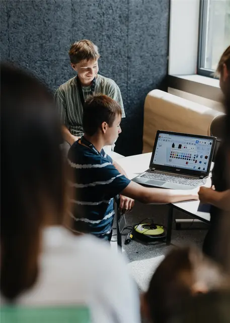 Digital Days in Reutte: Jugendliche tüfteln an Zukunftstechnik
