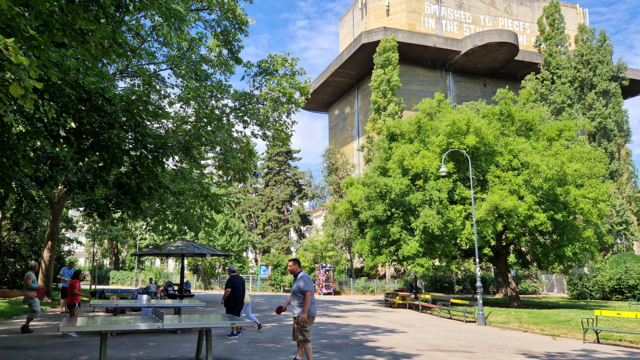 In drei Wiener Parks können Besucherinnen und Besucher den Frühlingsklängen unter freiem Himmel lauschen. Zwei Violinen, ein Cello und ein Kontrabass kommen dabei zum Einsatz. Auch im Arenbergpark wird gespielt. (Archiv) | Foto: Hannah Maier