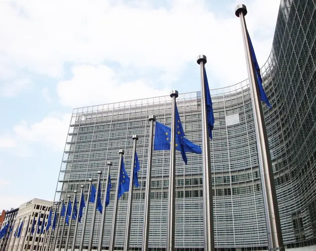 Die Europäische Kommission mit Sitz in Brüssel beschäftigt rund 30.000 Menschen. | Foto: pixabay.com