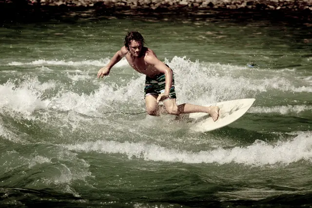 Der "Kuchler Schwall" ist ein Hotspot fürs Riversurfen. | Foto: Rohrbacher