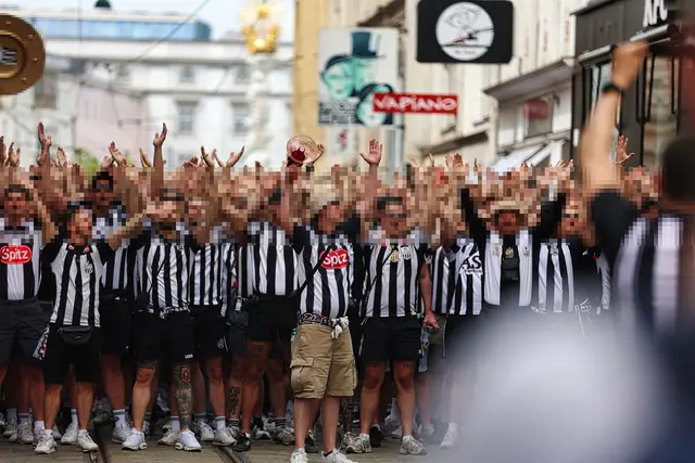 Stimmgewaltiger Fanmarsch: Das letzte Heimspiel und den Kampf um die Meisterschaft nahmen die LASK-Fans als Anlass, gemeinsam zur Raiffeisen Arena zu marschieren. | Foto: Reischl