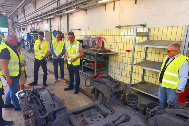 Eine Delegation aus Sarajevo hat sich die Arbeit der Wiener Kolleginnen und Kollegen genauer angeschaut, auch im Hinblick auf die Ausbildung aufgrund von Fachkräftemangel. | Foto: WH International Services/Selina Gusenbauer