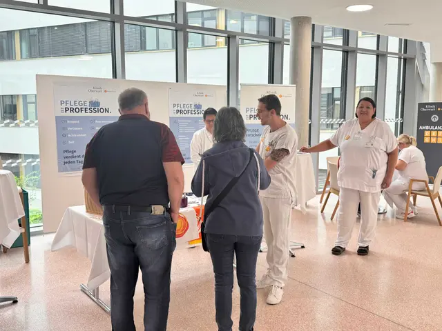 Zahlreiche Interessierte besuchten den Info-Stand der Pflege. | Foto: Gesundheit Burgenland