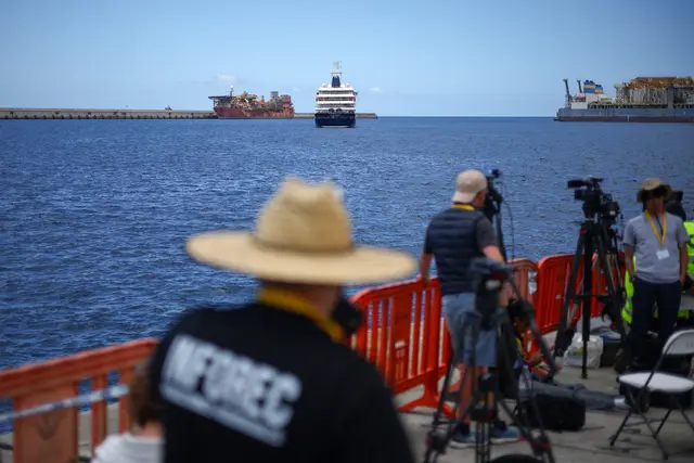 Nach dem Hantavirus-Ausbruch auf einem Kreuzfahrtschiff im Südatlantik haben die österreichischen Gesundheitsbehörden eine sogenannte Niedrigrisiko-Kontaktperson ermittelt. | Foto: APA-Images / REUTERS / Pedro Nunes