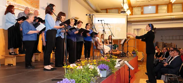 Der Gesangsverein Söchau lud zum Chorkonzert in die örtliche Kulturhalle. | Foto: Waltraud Wachmann