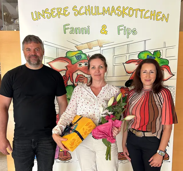 Gesundheitsstadtrat Daniel Leitner und Direktorin Daniela Gaishofer danken Diätologin Sabine Schierhuber (Mitte) für ihr Engagement. | Foto: VS Zwettl-Hamerweg