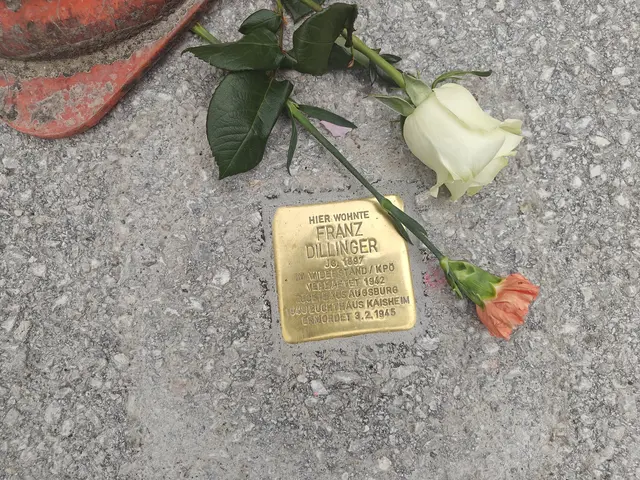 Ein Stolperstein ist dem Kommunisten Franz Dillinger gewidmet, der Widerstand gegen das Nazi-Regime leistete. | Foto: Orte des Gedenkens