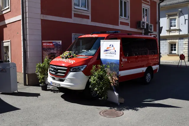 Das neue Mannschaftstransportfahrzeug ist eine essenzielle Investition in die Infrastruktur der BTF VA Erzberg. 