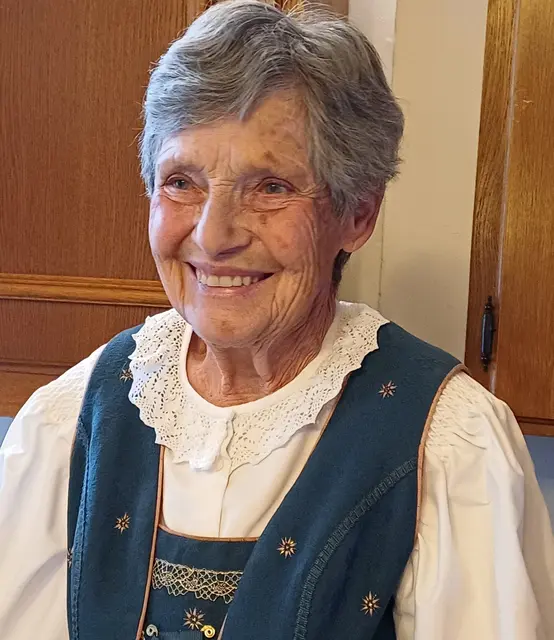 Annemarie Zangerl, geehrt mit dem Großen Goldenen Ehrenzeichen mit Stimmgabel und Kranz - für 67 Jahre Mitgliedschaft! | Foto: Monika Hammerl
