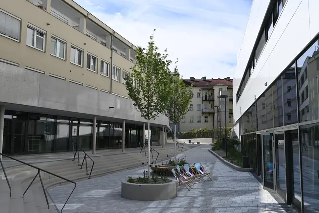 Ein Teil des großen Außenbereichs und gleichzeitig die Passage zwischen Bahnhof und Boznerplatz. | Foto: Königer