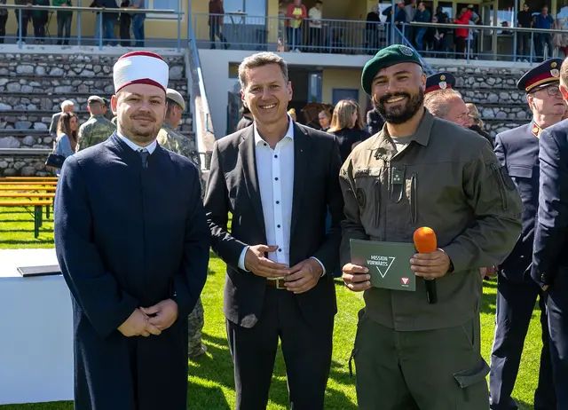 Militärimam Hajret Beluli; LH Daniel Fellner und Informationsoffizier des Militärkommandos Kärnten John Patrick Platzer.  (Militärkommando Kärnten) | Foto: LPD Kärnten/Steinacher