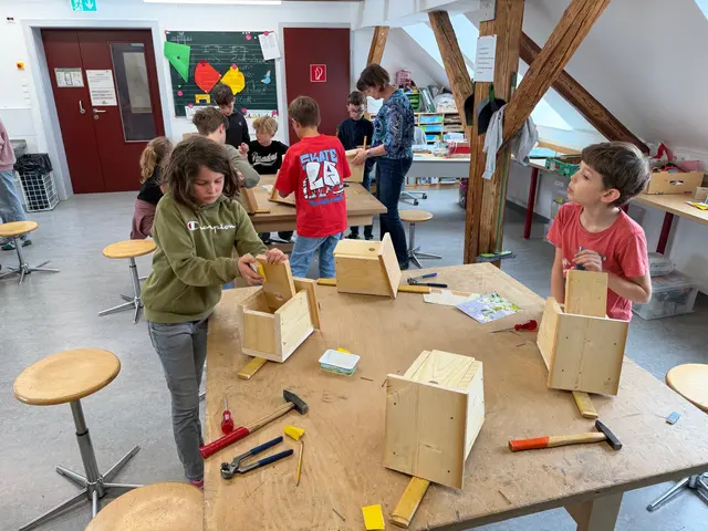 Die Materialien waren bestens vorbereitet, sodass die Kinder sofort mit dem Zusammenfügen der Teile beginnen konnten.
 | Foto: privat