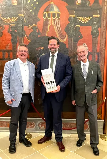Im Rahmen einer Diskussionsreihe der Bildungsakademie Weinviertel referierte der österreichische Europaabgeordnete (ÖVP) Lukas Mandl.  | Foto: Bitschnau