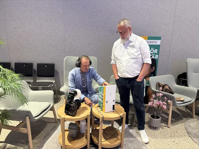Die Neuroth-Lounge lud zum gratis Hörtest. | Foto: Schauer