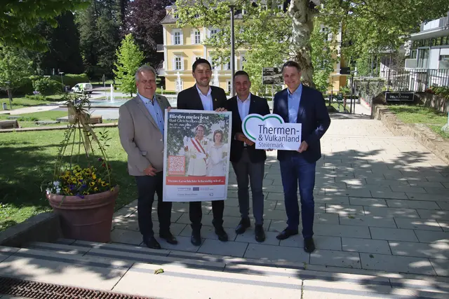 Michael Karl, Daniel Freismuth, Michael Wagner und Thomas Gußmagg (v.l.) präsentierten im Kurpark das neue Konzept. | Foto: MeinBezirk/Herwig Brucker