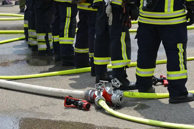 Bei einem Kellerbrand in einem Einfamilienhaus in Fehring wurde am Dienstagabend ein 84-Jähriger verletzt, auch seine Ehefrau wurde zur medizinischen Abklärung ins Krankenhaus gebracht. | Foto: pixabay / blickpixel
