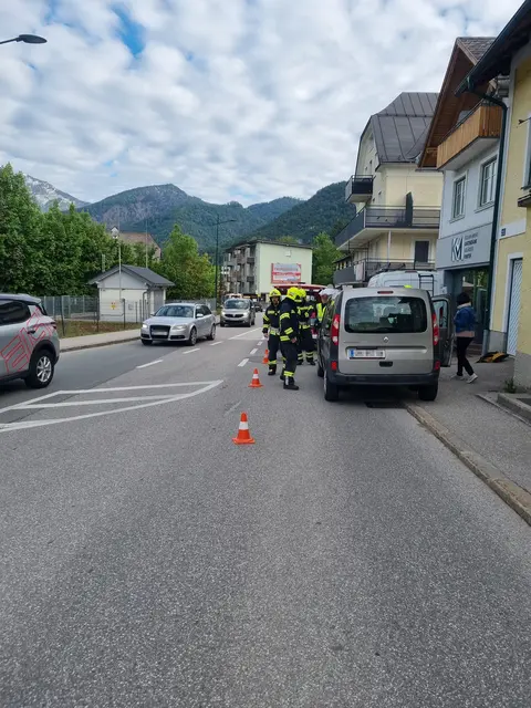 Feuerwehreinsatz auf der Grazer Straße in Bad Ischl. | Foto: ff-badischl.at