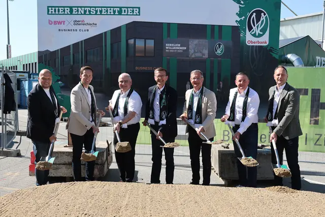 SVR-Infrastruktur-Vorstand Wolfgang Unterberger, SVR-Präsident Thomas Gahleitner, Thomas Dim (Vbgm. Ried), Wirtschafts- und Sport-Landesrat Markus Achleitner, Rieds Bürgermeister Bernhard Zwielehner, SVR-Wirtschaftsvorstand Roland Daxl und SVR-Infrastruktur-Vorstand Markus Bast. | Foto: SVR/Schröckelsberger
