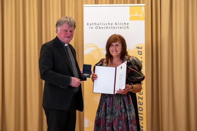 Auszeichnung für Marianne Damböck (Waldneukirchen).  | Foto: Diözese Linz/Kienberger