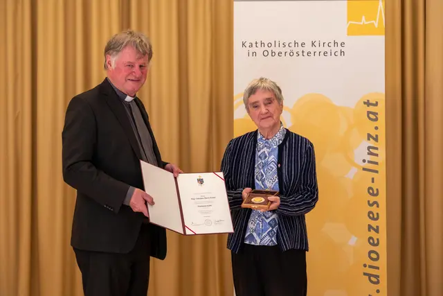 Ehrenzeichen für vier 