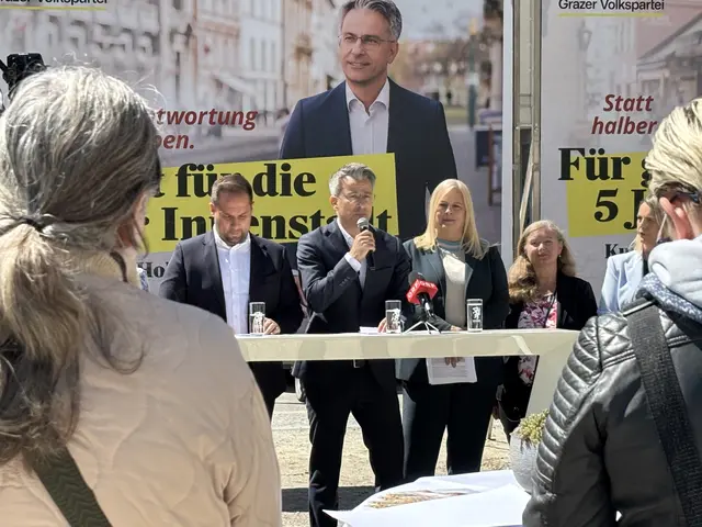 Kurt Hohensinner (m.) präsentierte mit Claudia Unger und Markus Huber das Wahlprogramm. 