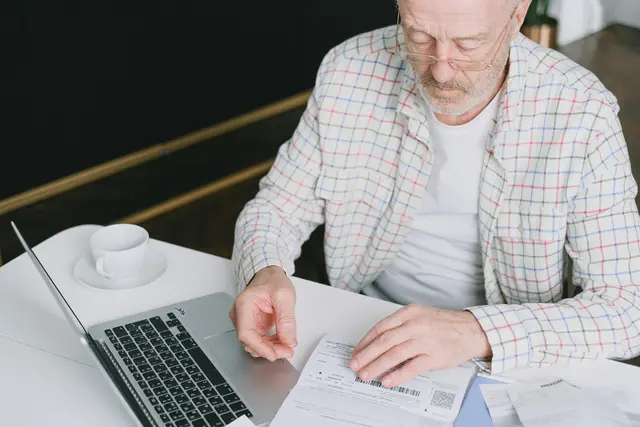 Wer über das Pensionsalter hinaus arbeitet, soll auch etwas davon haben. (Symbolbild) | Foto: https://www.pexels.com/de-de/@shvets-production]SHVETS production[/urlnt]