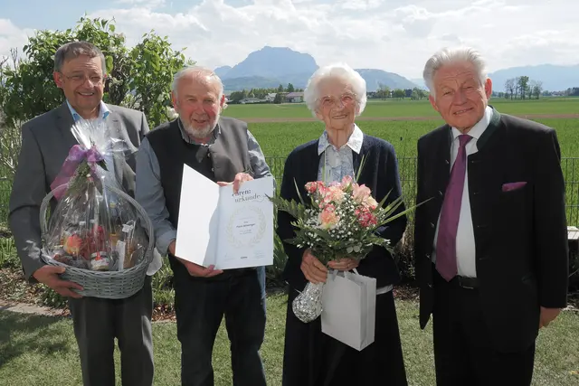 100 Jahre jung in Laakirchen, Seniorenbund feiert mit Paula Attwenger