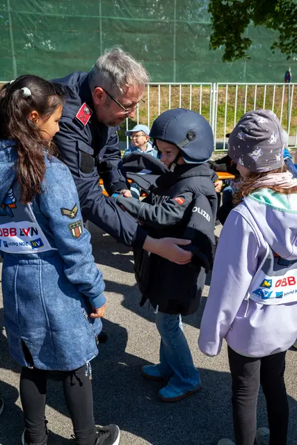Insgesamt 270 Kinder aus zwölf Klassen zeigten eindrucksvoll, was sie rund um das Thema Gefahrenvermeidung bereits gelernt haben. | Foto: NÖ Zivilschutzverband