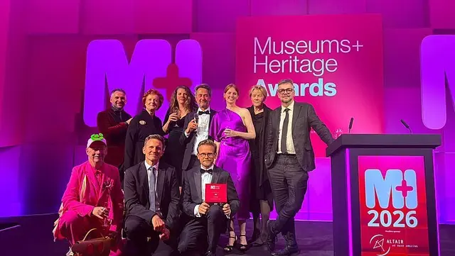Der Museums-Oscar geht nach Schloss Eggenberg: Marko Mele, Paul Schuster, Barbara Kaiser mit den Verantwortlichen von Studio Louter, Shosho, Opera Amsterdam und Art House 17 bei der Verleihung in London. | Foto: Juliette Lindhout