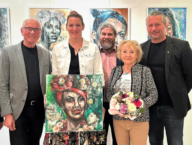 Ewald Sacher, Künstlerin Irene Janitschek,  Kultur-Mitte-Obmann Klaus Bergmaier, Obmann-Stellvertreterin Martha Platzer, und Bürgermeister Peter Molnar. | Foto: Joachim Janitschek:
