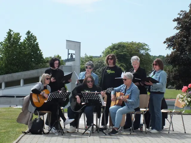 Die Band "Voice of Lois" sorgt bei der Jubiläumsfeier für die musikalische Umrahmung.  | Foto: Alena Kulman