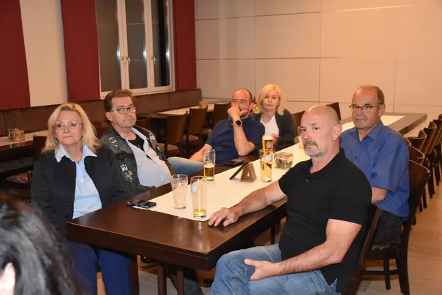 Präsentation Leitbild "Bad Kreuzen 2035" mit Bürgermeister Manfred Nenning im Gasthaus Schiefer, Bad Kreuzen.  | Foto: Robert Zinterhof