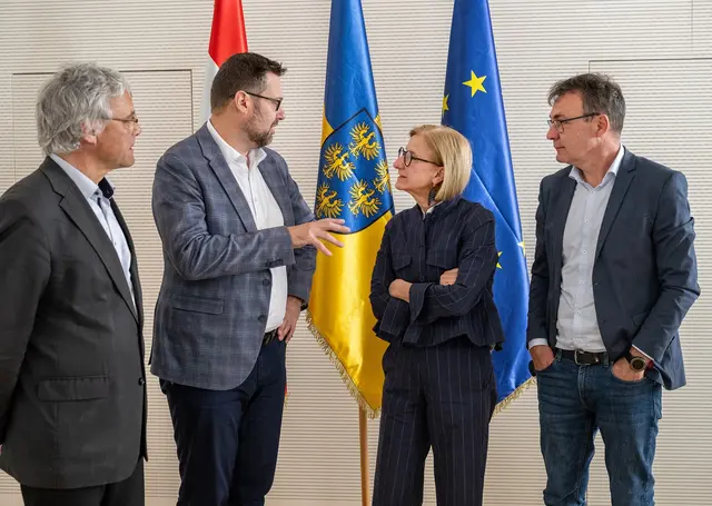 Hannes Raffaseder (Geschäftsführer USTP), Jiri Nantl, LL.M. (Co-Projektleiter Europacampus Hainburg), Johanna Mikl-Leitner Johann Haag (Geschäftsführer USTP). | Foto: NLK Burchhart 