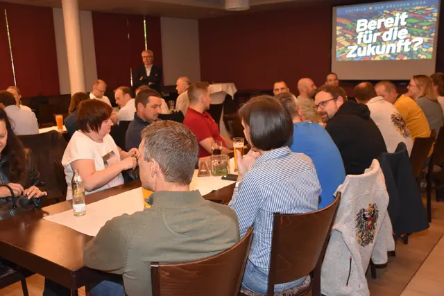 Präsentation Leitbild "Bad Kreuzen 2035" mit Bürgermeister Manfred Nenning im Gasthaus Schiefer, Bad Kreuzen.  | Foto: Robert Zinterhof
