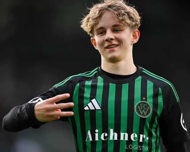 Christopher Weinzierl mit drei Toren: Der FC Wacker Innsbruck jubelt über den Finaleinzug in das TFV Kerschdorfer Tirol Cup Finale dank des 7:0-Heimsiegs gegen SK St. Johann. | Foto: FCW/Schönherr