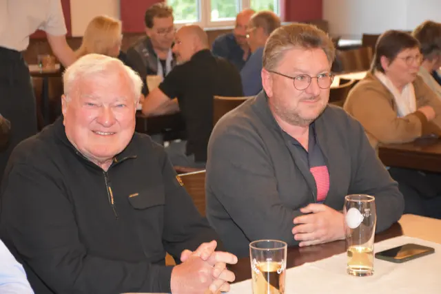 Präsentation Leitbild "Bad Kreuzen 2035" mit Bürgermeister Manfred Nenning im Gasthaus Schiefer, Bad Kreuzen.  | Foto: Robert Zinterhof