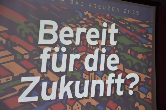 Präsentation Leitbild "Bad Kreuzen 2035" mit Bürgermeister Manfred Nenning im Gasthaus Schiefer, Bad Kreuzen.  | Foto: Robert Zinterhof