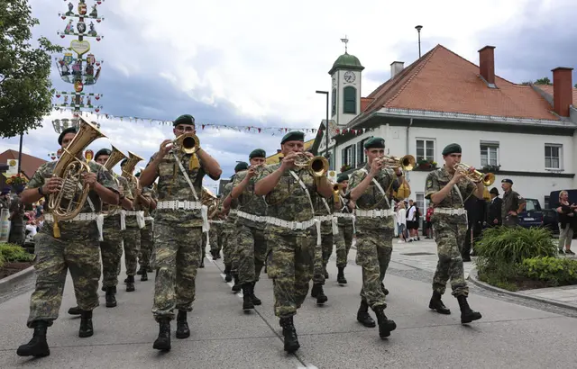 Die Militärmusik Steiermark spielt ein Platzkonzert | Foto: Österreichisches Bundesheer