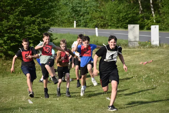 Die FF Jugend Pabneukirchen, betreut von Peter Scherscher und Tobias Hader, bereitet sich intensiv auf den Leistungsbewerb am 13. Juni 2026 in Pabnbeukirchen vor.  | Foto: Zinterhof