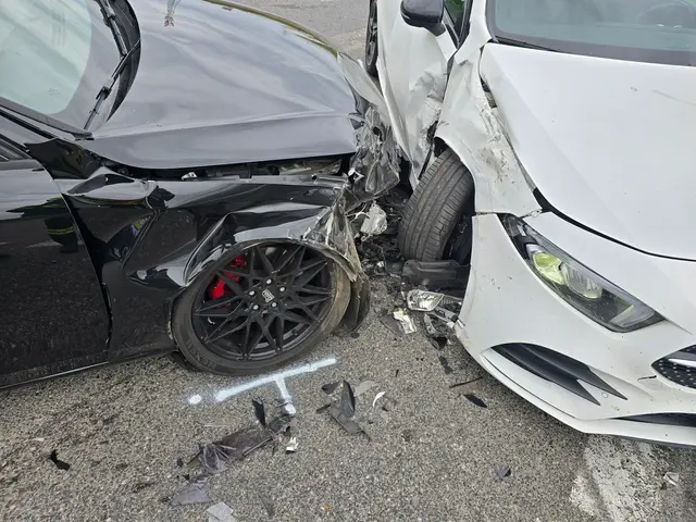 Im Bereich der OMV-Tankstelle kam es zu einer Kollision zwischen zwei Kraftfahrzeugen. | Foto: Freiwillige Feuerwehr Neusiedl am See