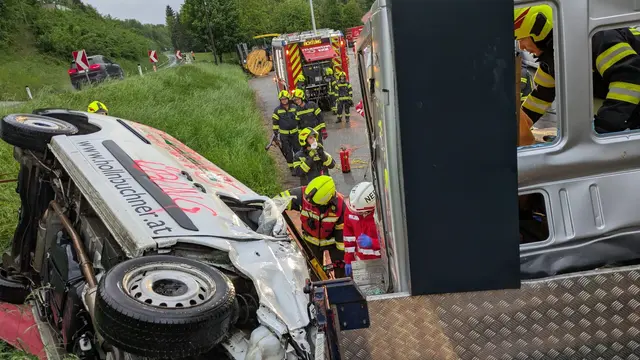 Retter probten komplexes Unfall-Szenario in Waldneukirchen