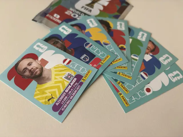 Die Sammelleidenschaft rund um die beliebten Panini-WM-Sticker hat begonnen. Im Moment ist jedoch sogar schon der Start für Fans schwierig. | Foto: Johannes Reiterits/MeinBezirk