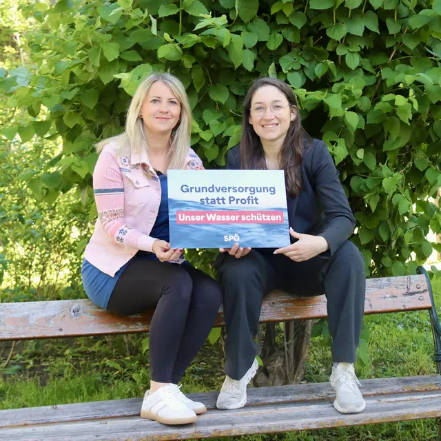 Nationalratsabgeordnete Silvia Kumpan-Takacs und SPÖ-Umweltsprecherin Julia Herr:" Wir dürfen nicht zulassen, dass unsere Kinder und Enkelkinder irgendwann darum kämpfen müssen, was für uns heute selbstverständlich ist.“ | Foto: SPÖ