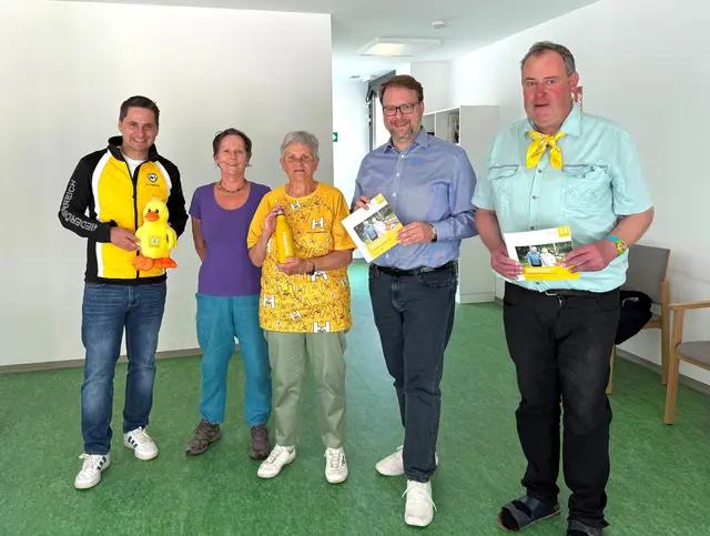 Hilfswerk Niederösterreich-Präsident Lukas Brandweiner und der Vorsitzende, Kremser Vizebürgermeister Florian Kamleitner zu Besuch im begleiteten Wohnen in Krems.  | Foto: Hilfswerk NÖ