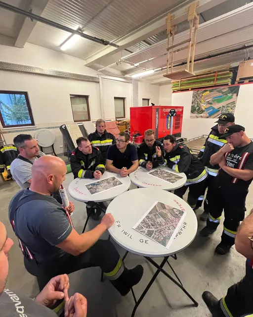Start mit Theorie | Foto: FF Gastern